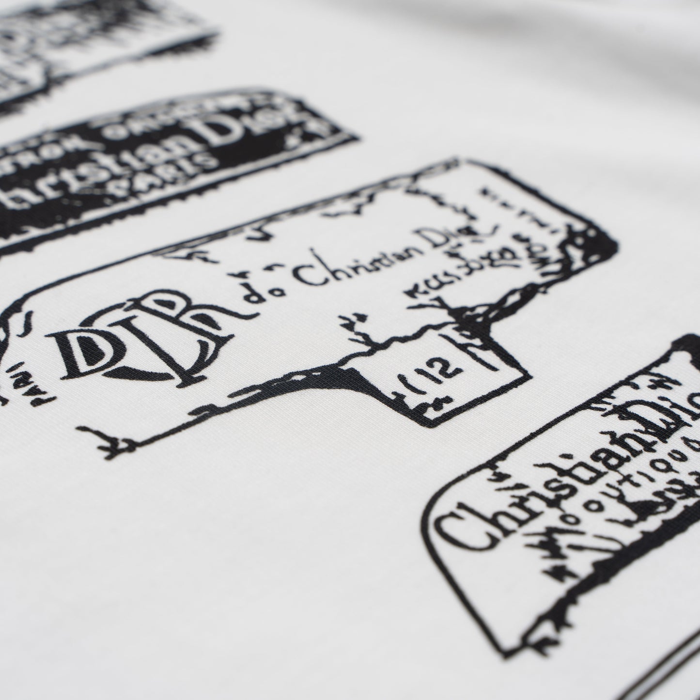 Printed T-Shirt: High-End Fashion Statement-1072