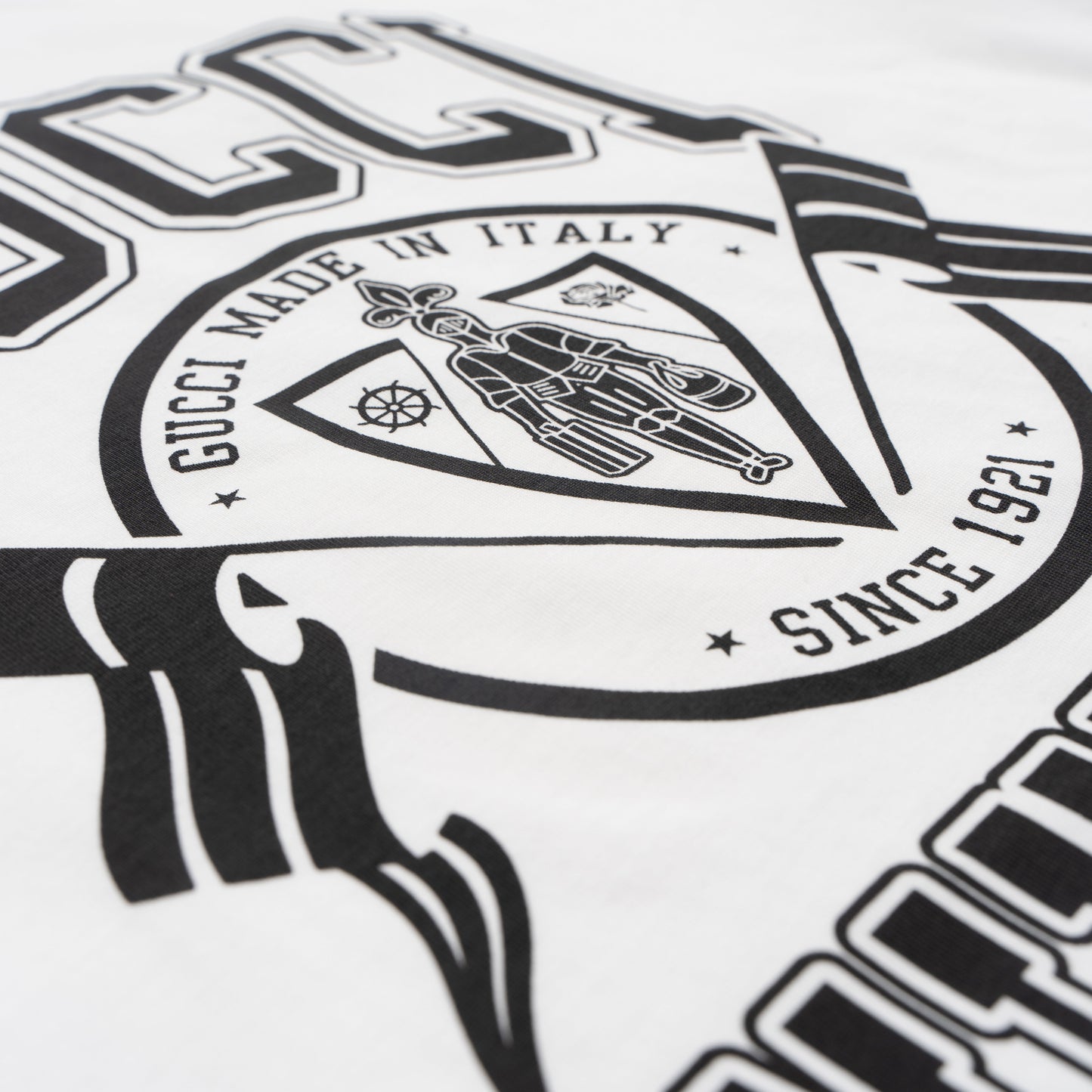 Printed T-Shirt: High-End Fashion Statement-1023