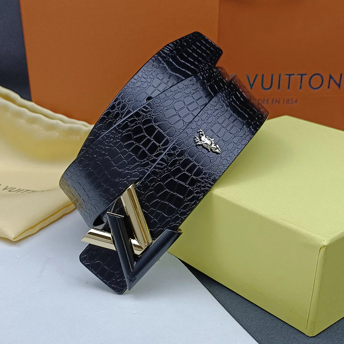 3 Colors  printed letter leather belt