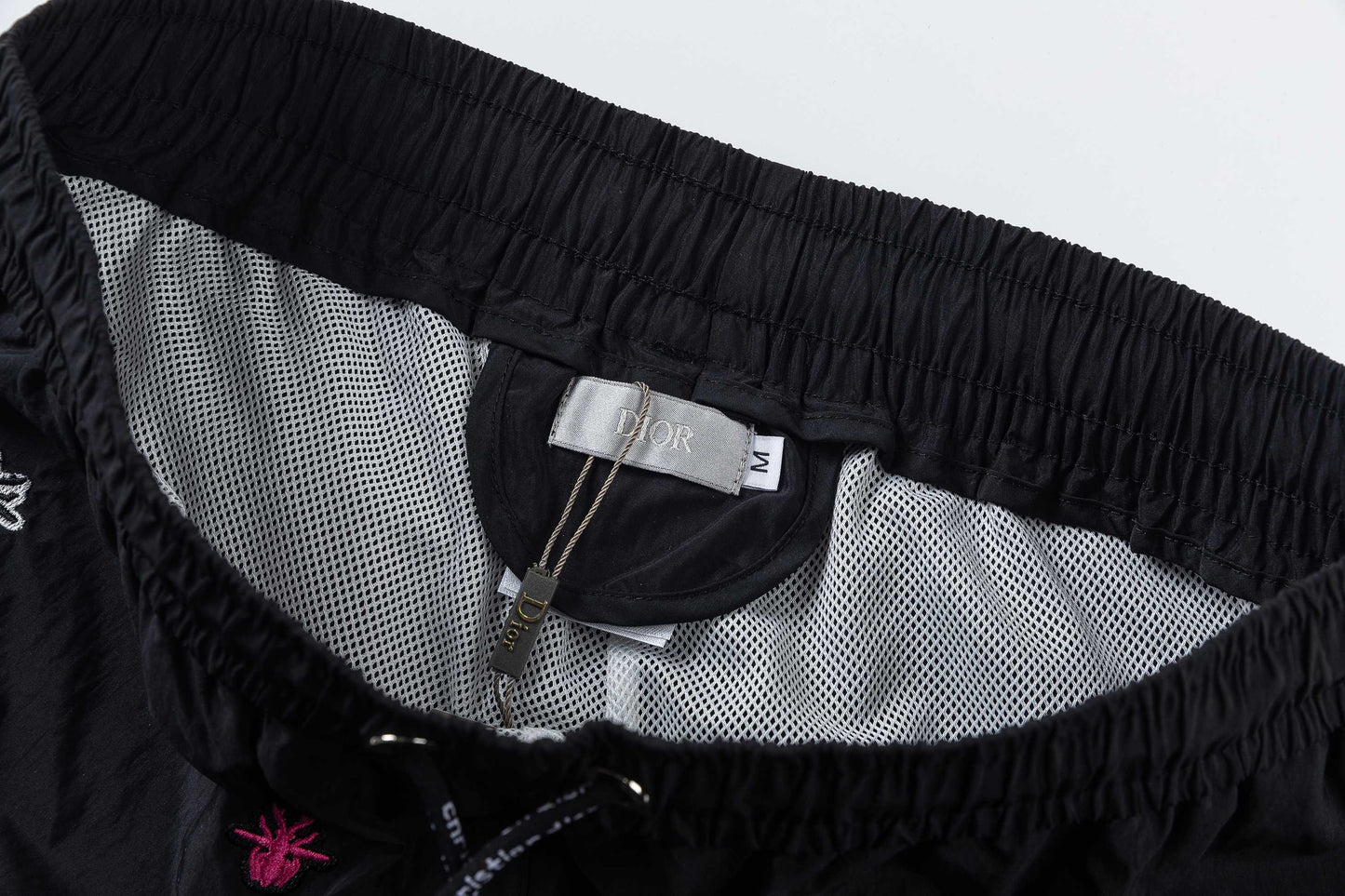 250313 New high quality dark print shorts