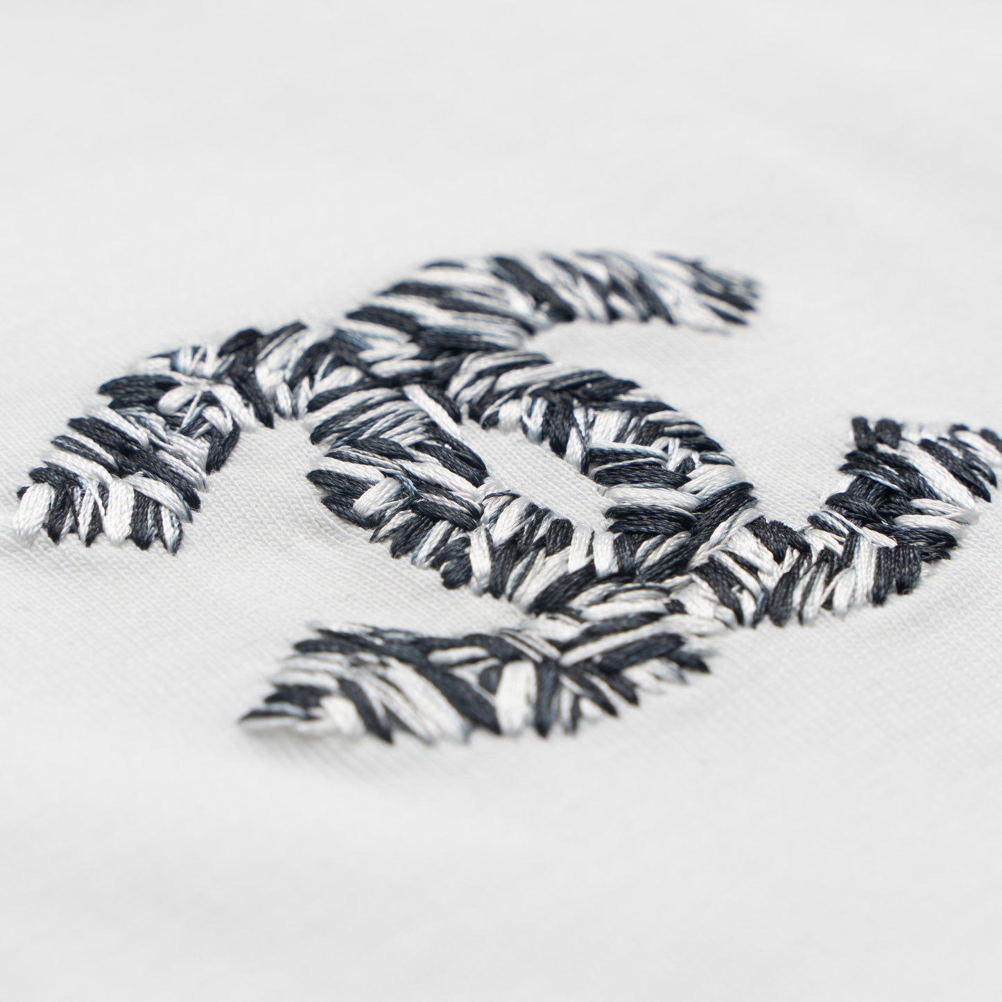 Printed T-Shirt: High-End Fashion Statement-1095