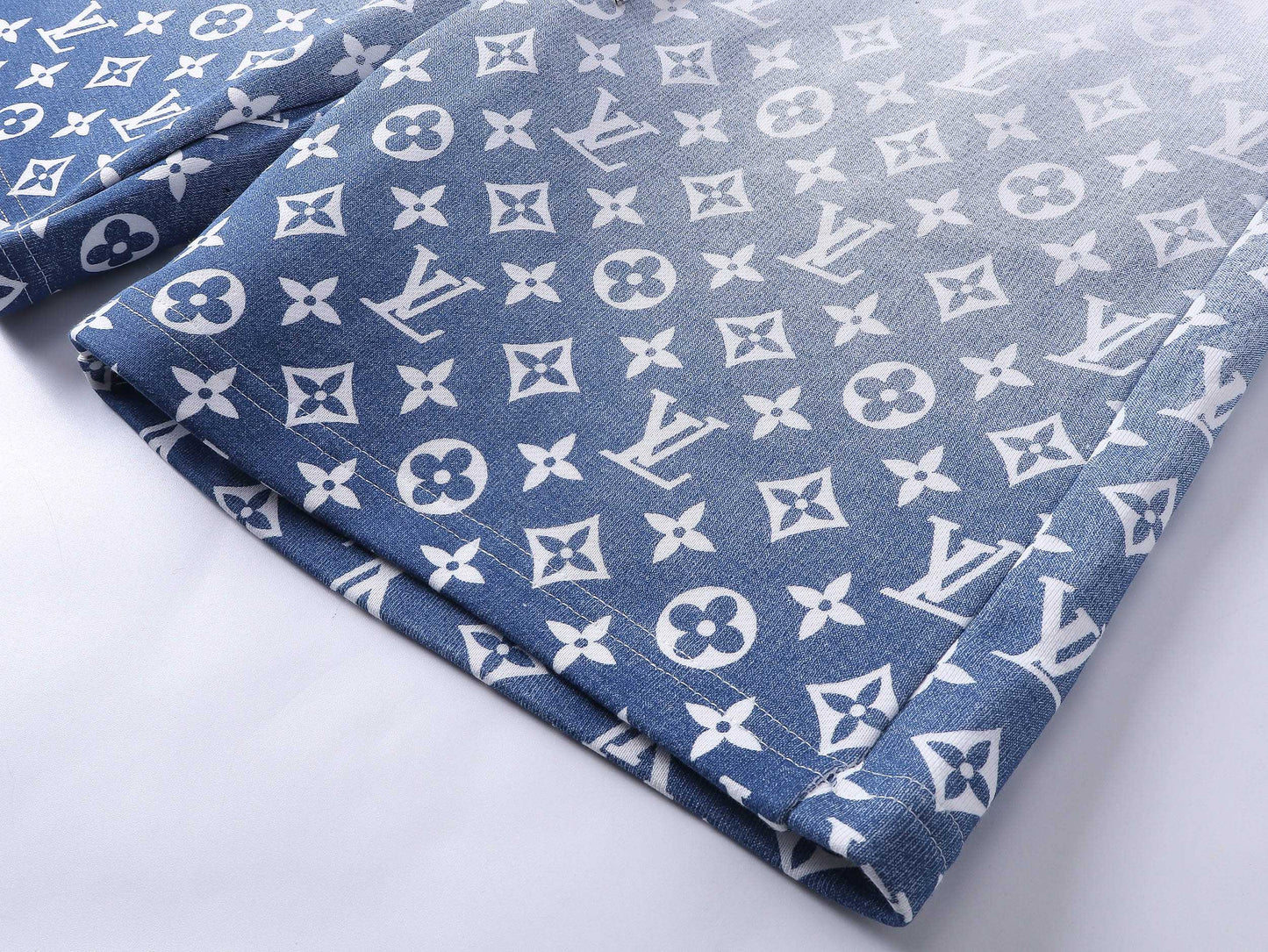 0205 High quality classic full print gradient shorts