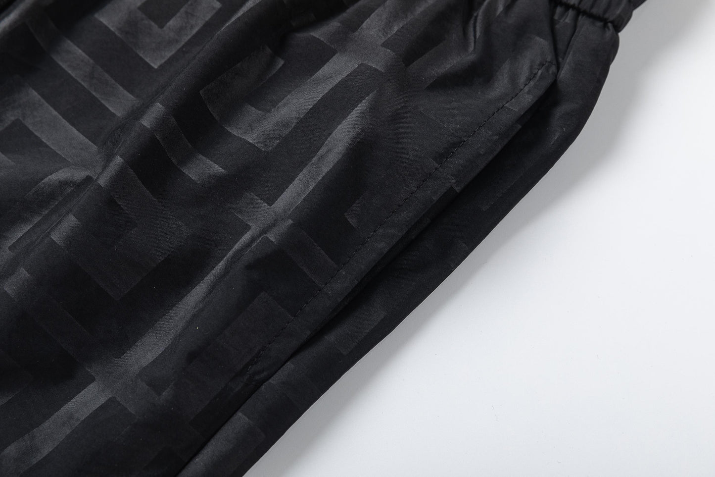 250313 New high quality dark print shorts