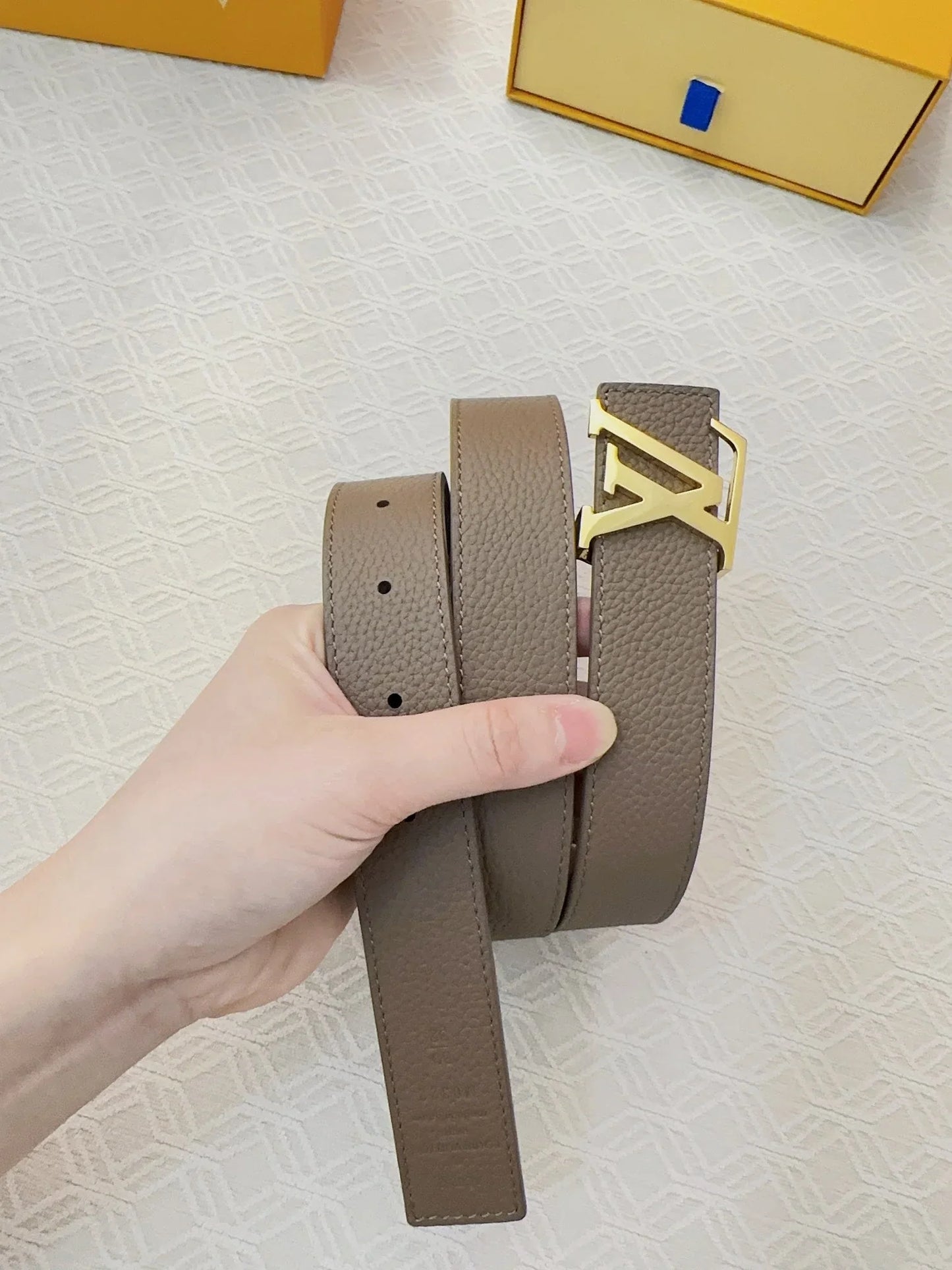 Soft pebbled calfskin belt width 3.0cm